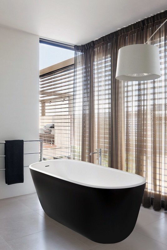 Lullaby Mini-Blck-Wht Bathtub