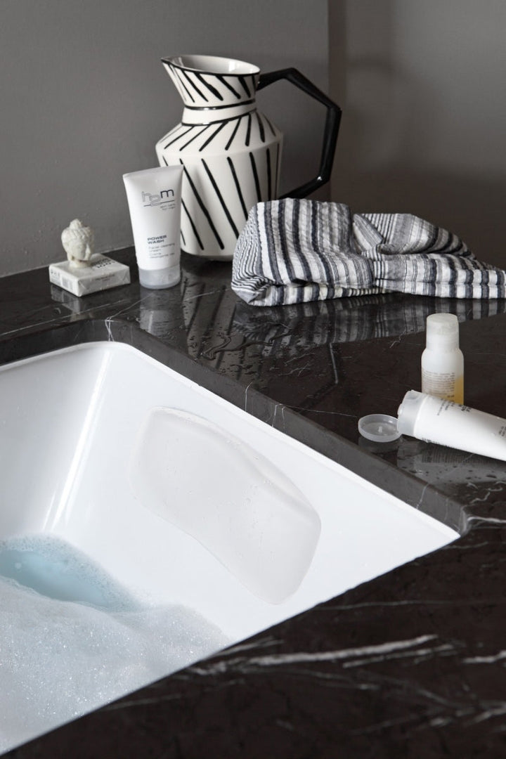 Vanilla-Wht Bath Headrest