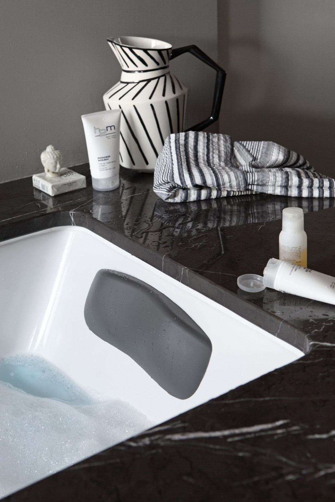 Vanilla-Black Bath Headrest